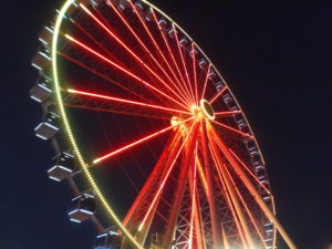 the island wheel at night